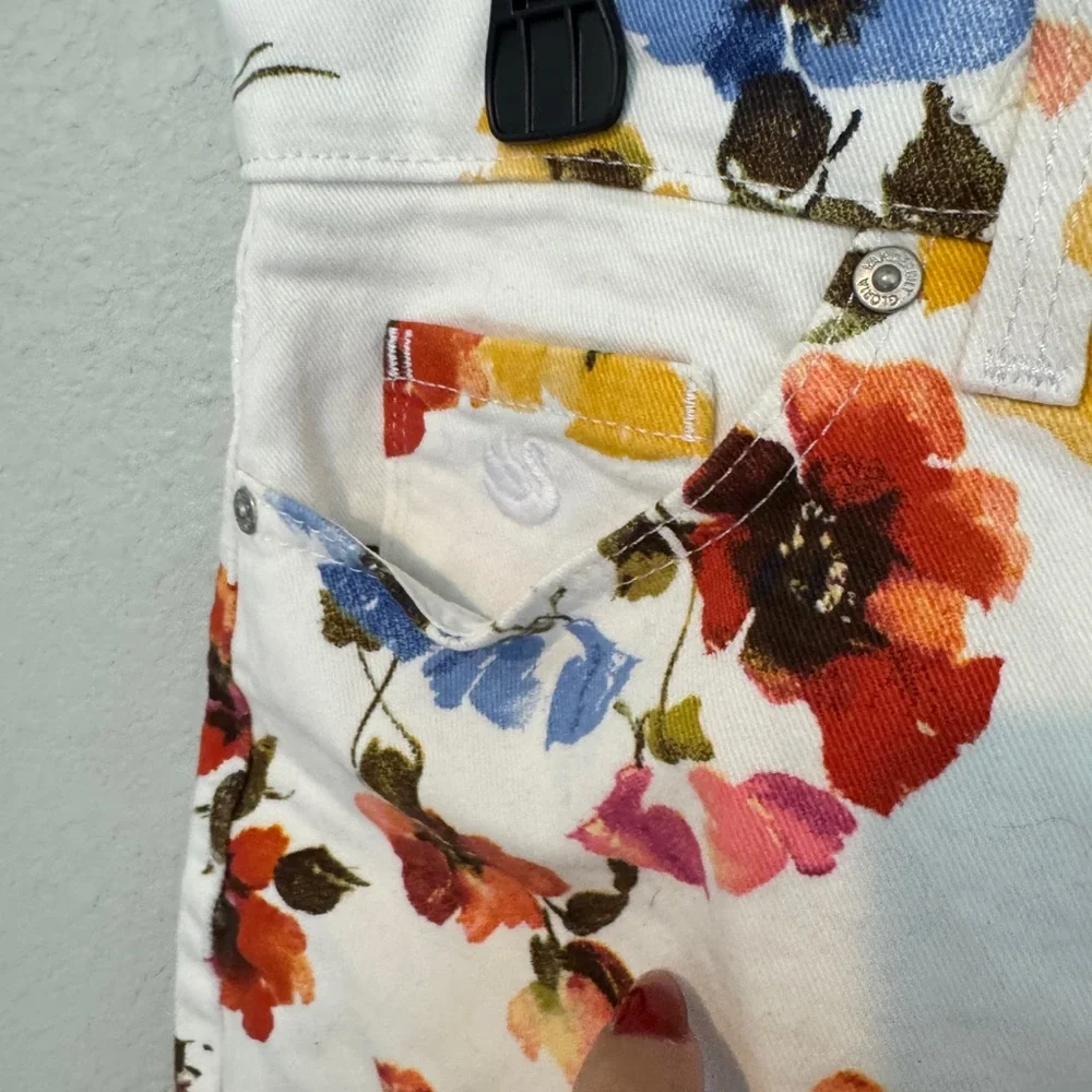 Gloria Vanderbilt White Floral High Waist Shorts - Picture 2 of 5